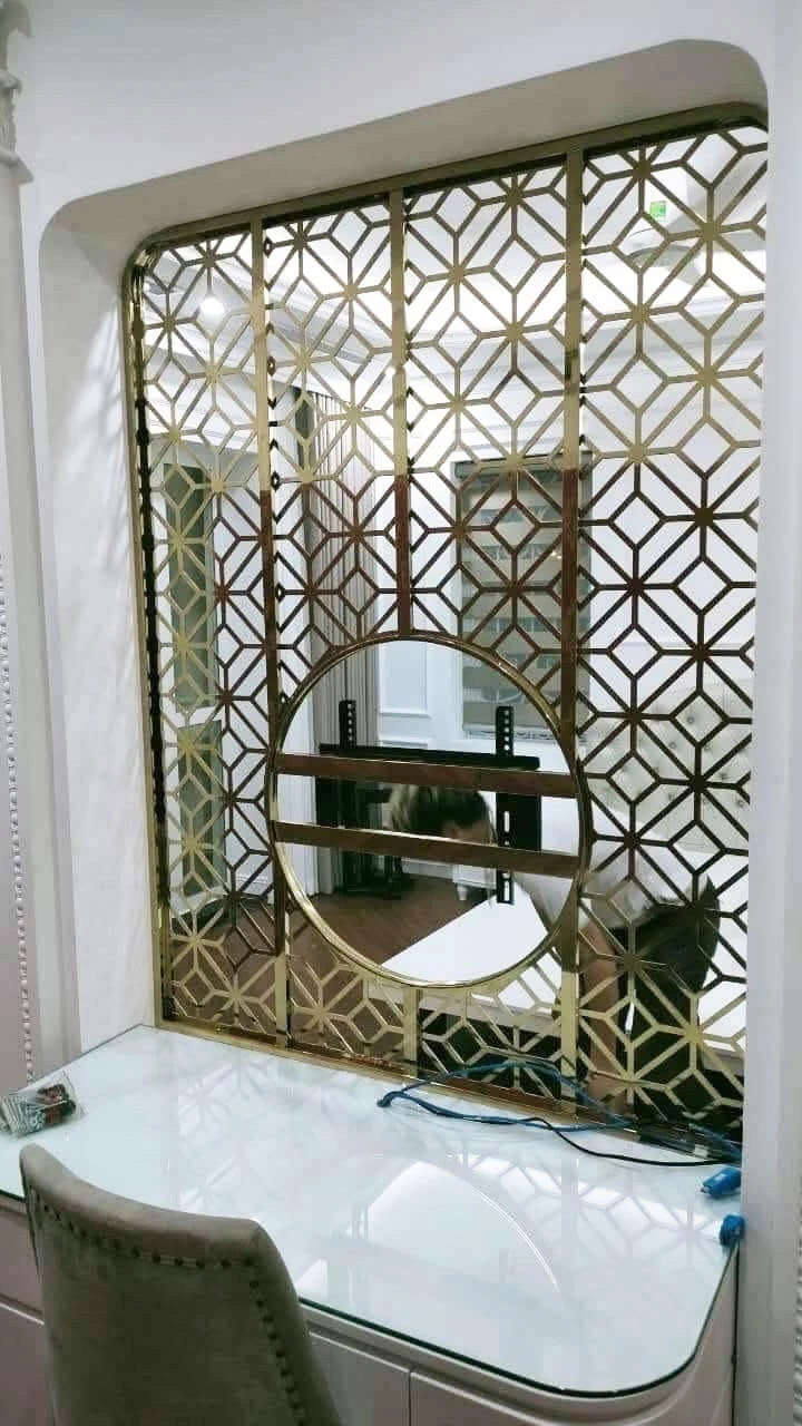 https://noithatmavang.com/Vách ngăn CNC - Mẫu 06
